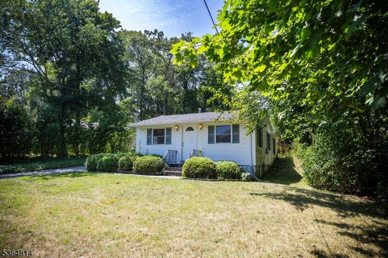 Property Photo:  28 Virginia Ave  NJ 07849 