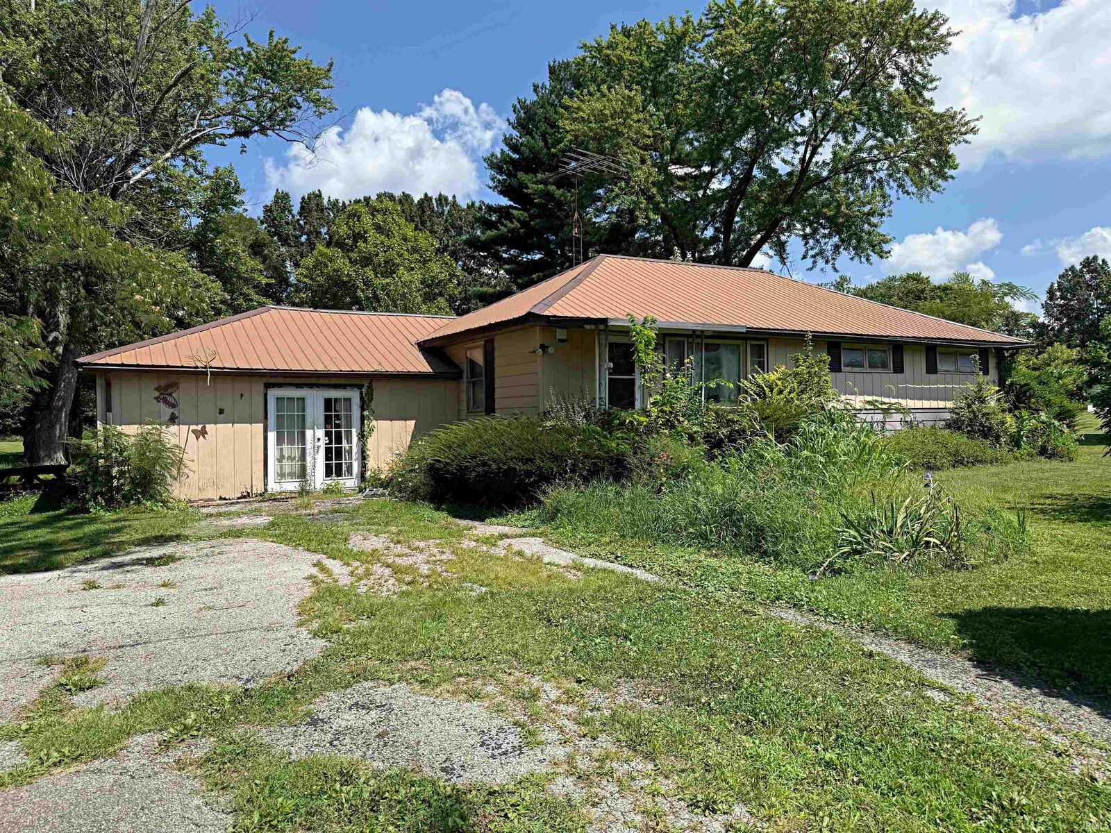 Property Photo: 1723 State Road 645 IN 47553