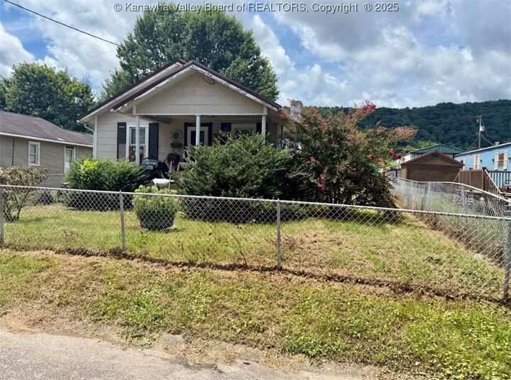 Property Photo:  5607 Raven Dr & 5609 Raven Drive  WV 25306 