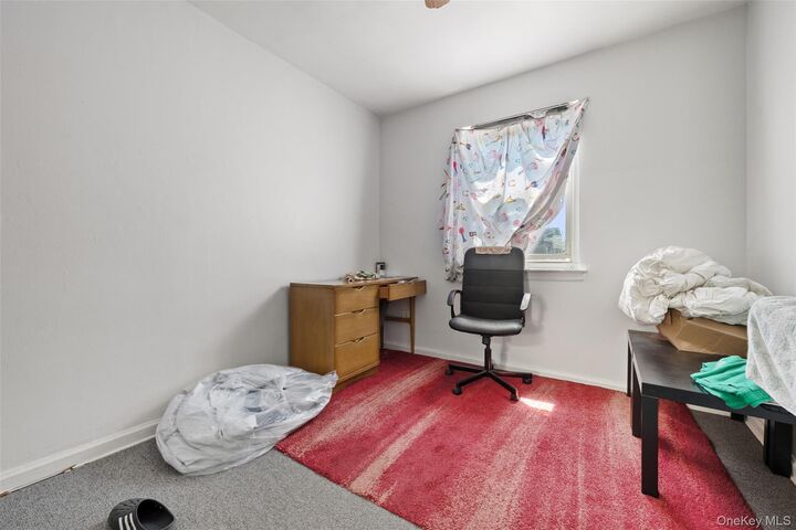 Property Photo:  959 E 220th Street  NY 10469 