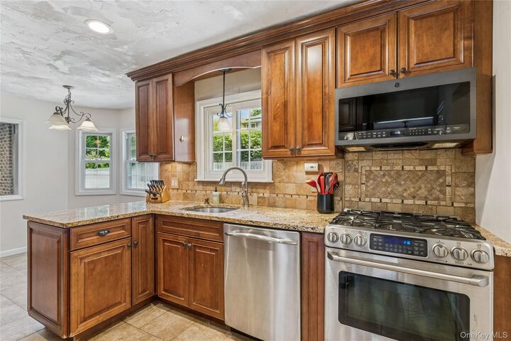 Property Photo:  42 Morris Avenue  NY 11755 