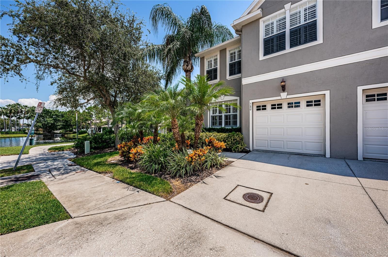 Property Photo:  580 Shoreham Court NE  FL 33716 