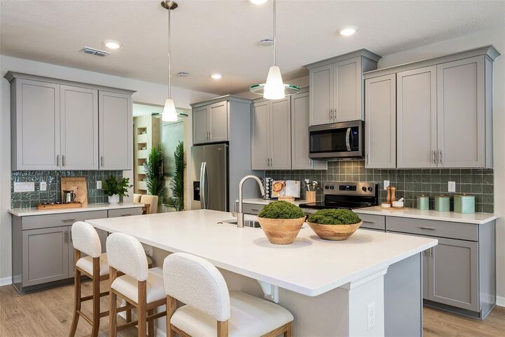 Property Photo: 659 Clark St FL 32765