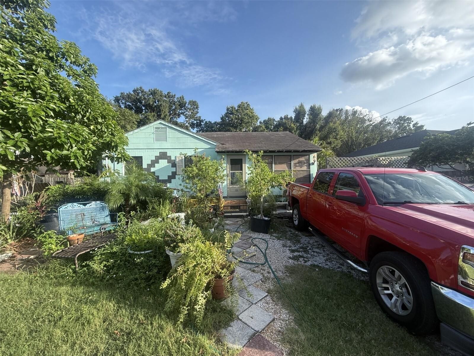 Property Photo: 814 W Kentucky Avenue FL 33603