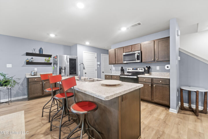 Property Photo:  2409 Esplanade Street  MS 39564 