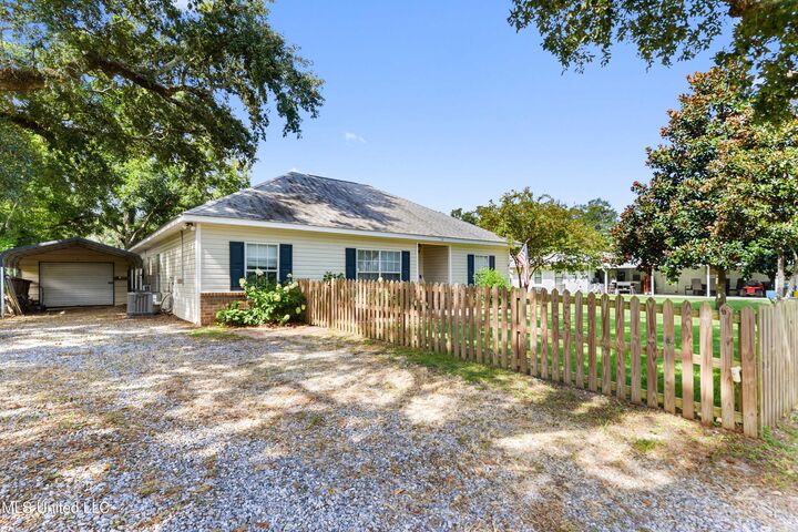 Property Photo:  350 State Street  MS 39520 