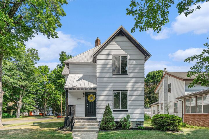 300 E Bennett Street  Three Rivers MI 49093 photo