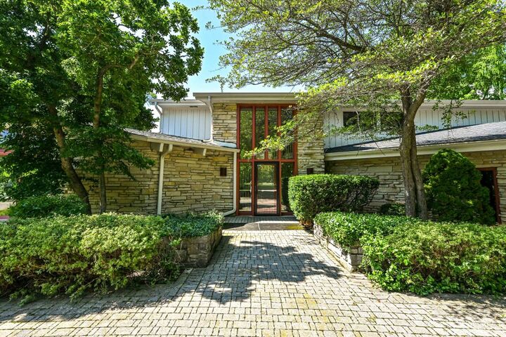 9467 N Fairway Cir  Bayside WI 53217 photo