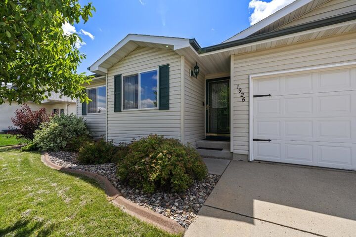 Property Photo:  1926 24th St SW  ND 58701 
