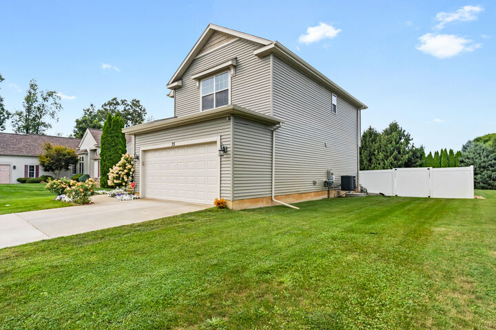 Property Photo:  75 Dickens Street  MI 49283 