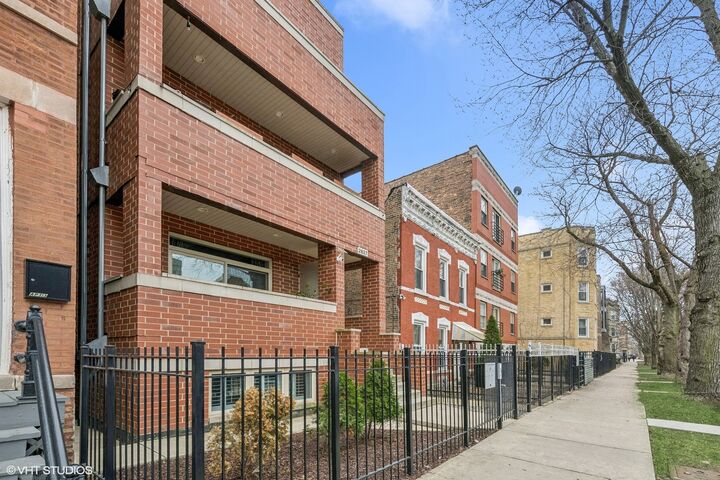 Property Photo:  2627 W Thomas Street 1  IL 60622 