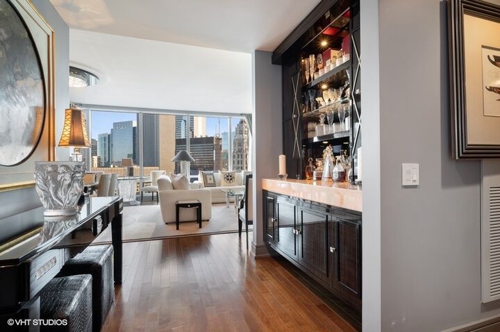 Property Photo: 401 N Wabash Avenue 30J IL 60611