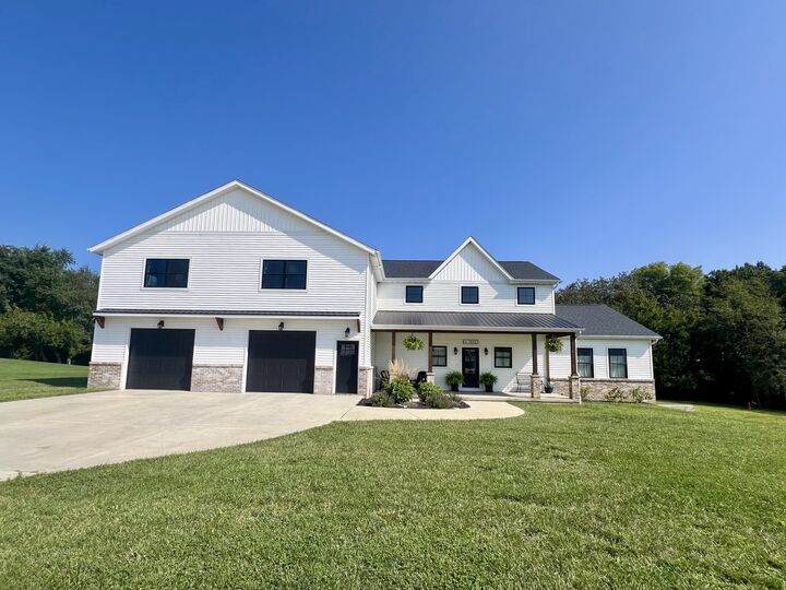 Property Photo: 7845 Fitzgerald Road IL 61727