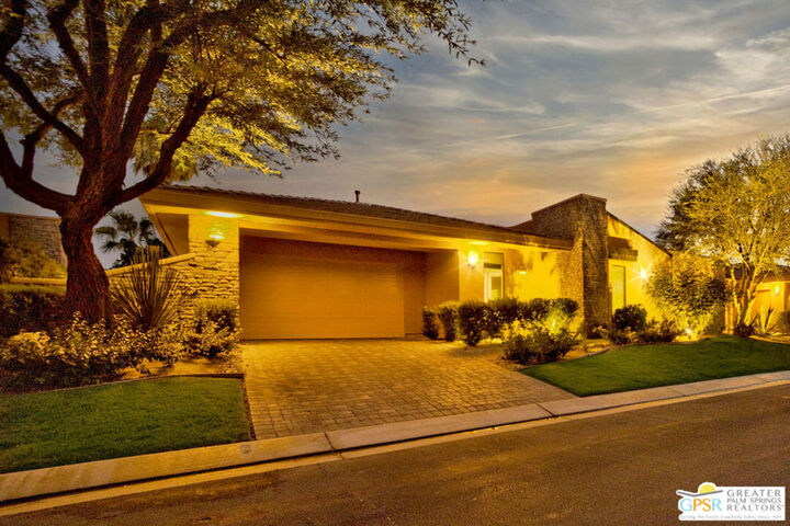 Property Photo:  50385 Via Amante  CA 92253 