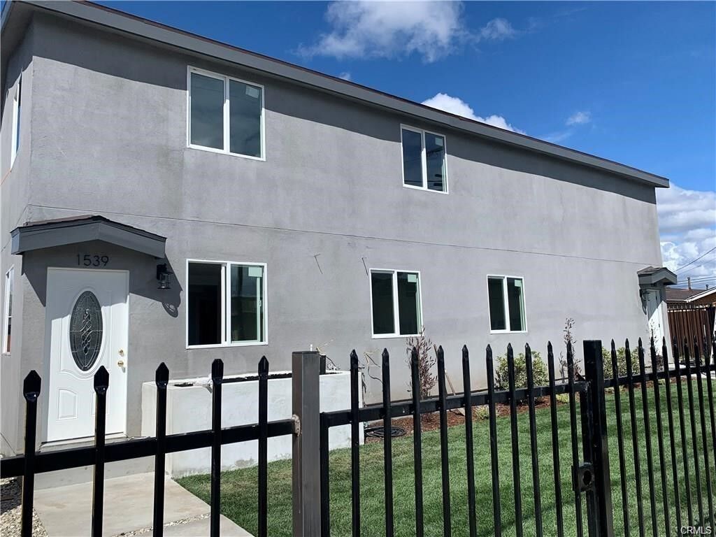 Property Photo: 1539 112 Street CA 90059