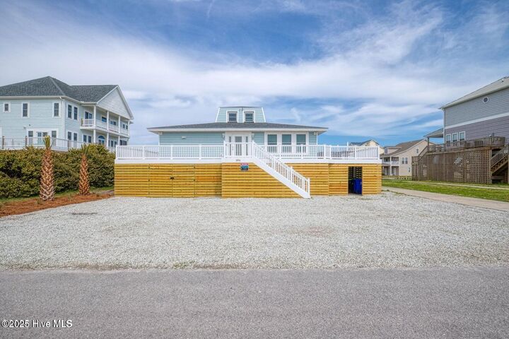 Property Photo:  304 Marina Way  NC 28460 