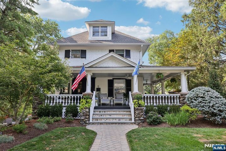 44 Washington Place  Ridgewood NJ 07450 photo