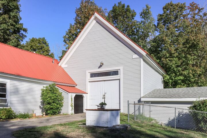 Property Photo:  29 Harriman Road  NH 03077 