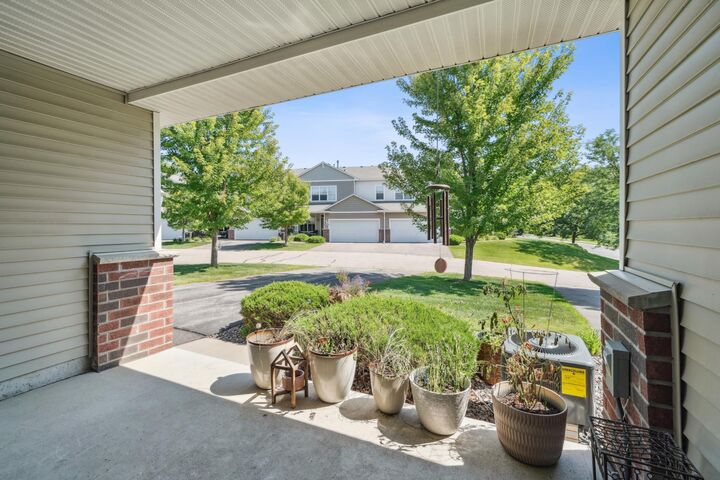 Property Photo:  1654 White Pine Way F  MN 55315 