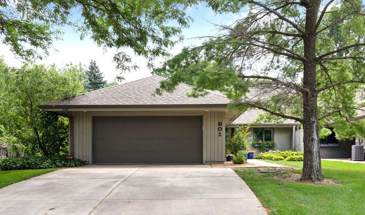 Property Photo:  601 Meldahl Lane  MN 55057 