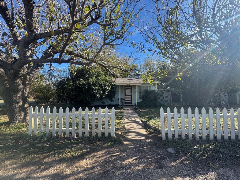 Property Photo:  3207 Tin Top Highway  TX 76048 