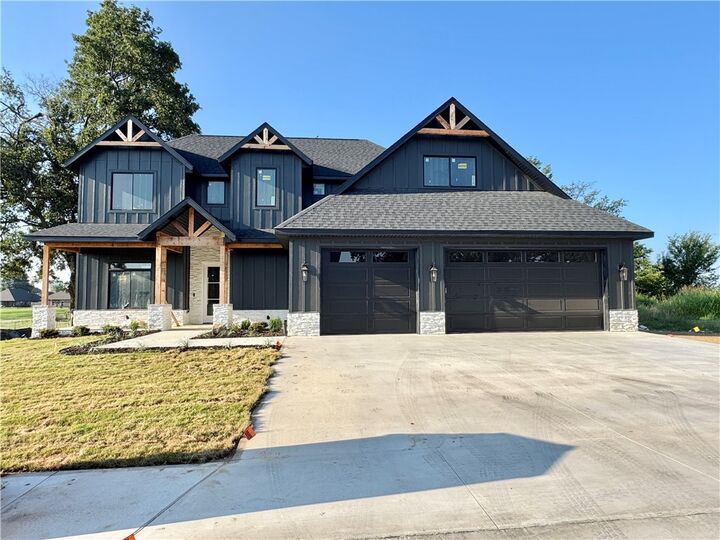 811 Greenhorn Street  Bentonville AR 72712 photo