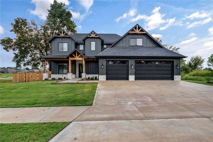 811 Greenhorn Street  Bentonville AR 72712 photo