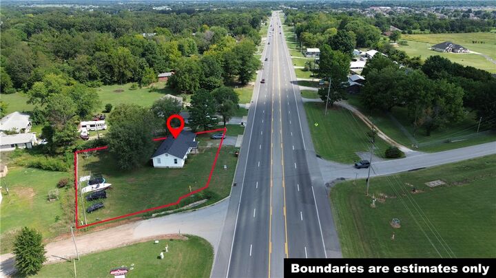 Property Photo: 3714 E Heritage Parkway AR 72730