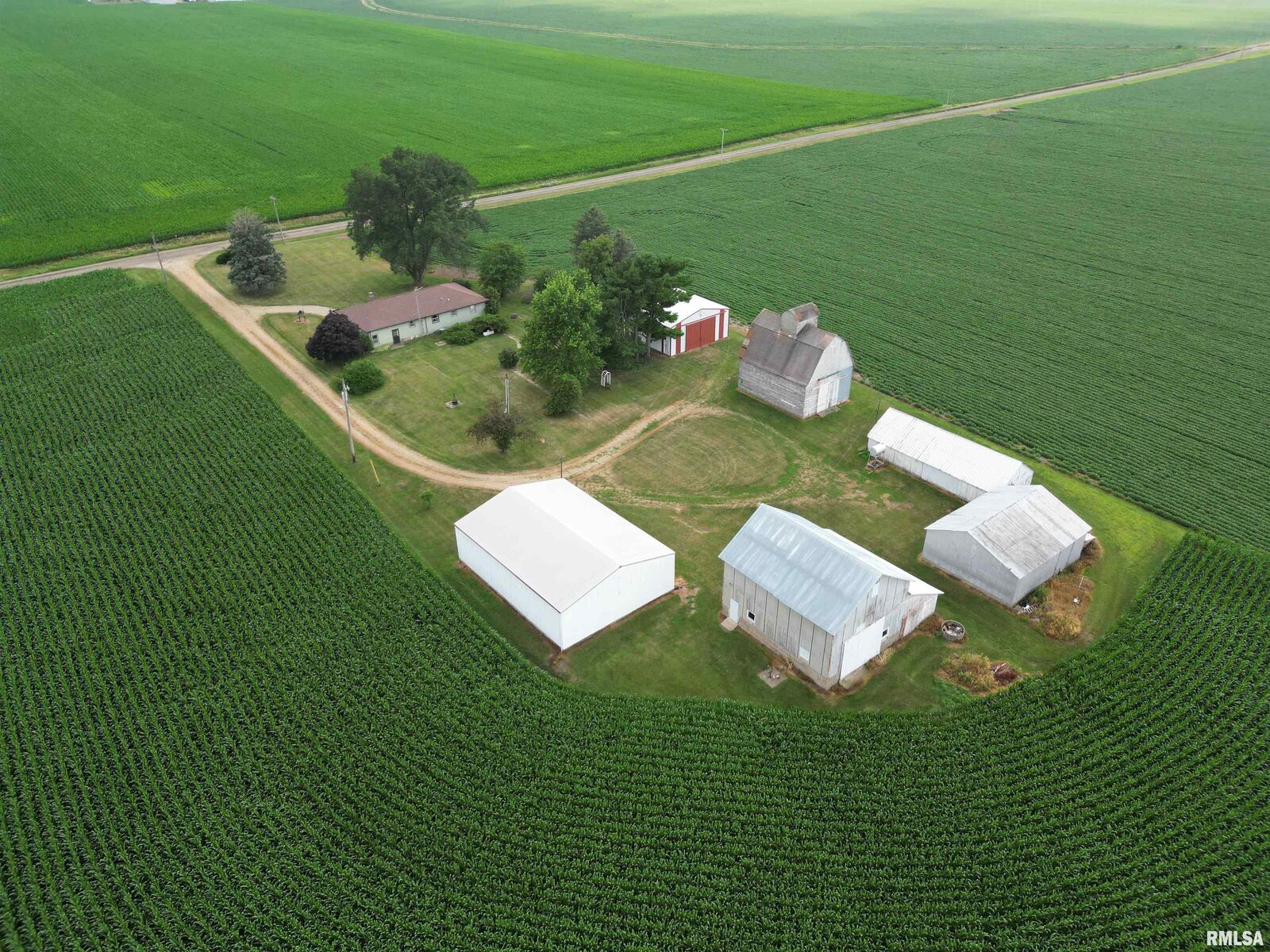 Property Photo: 1640 County Road 2000 N Road IL 61570