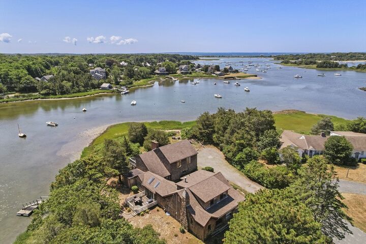 102 Nashawena St  Falmouth MA 02540 photo
