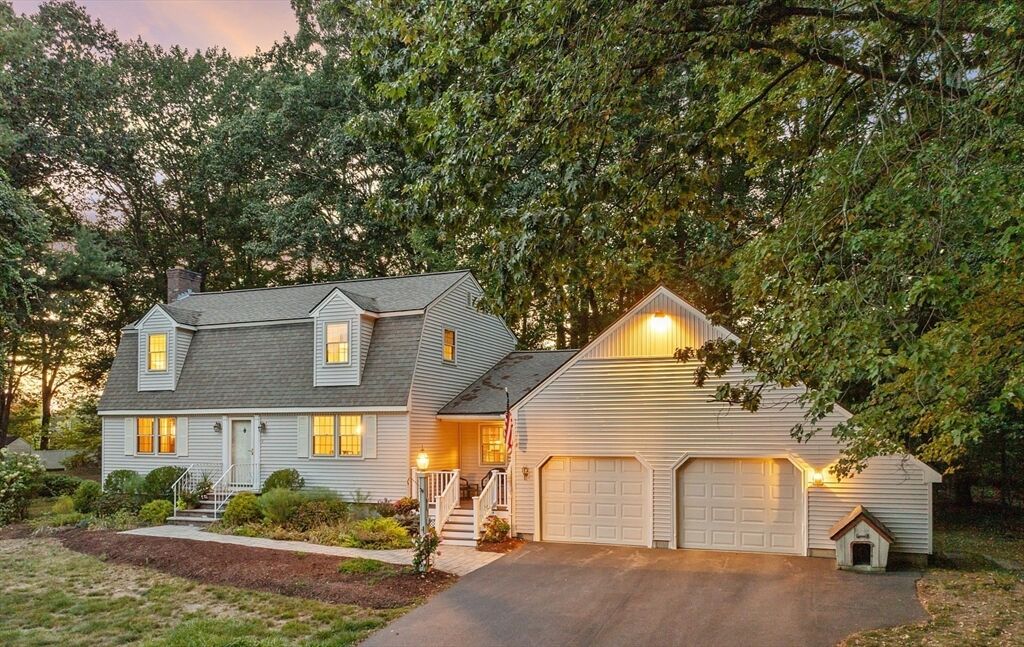 Property Photo:  9 Autumn Ln  MA 01824 