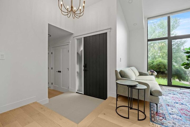 Property Photo:  8285 Edgebrook Drive NW  AB T3A 4R8 