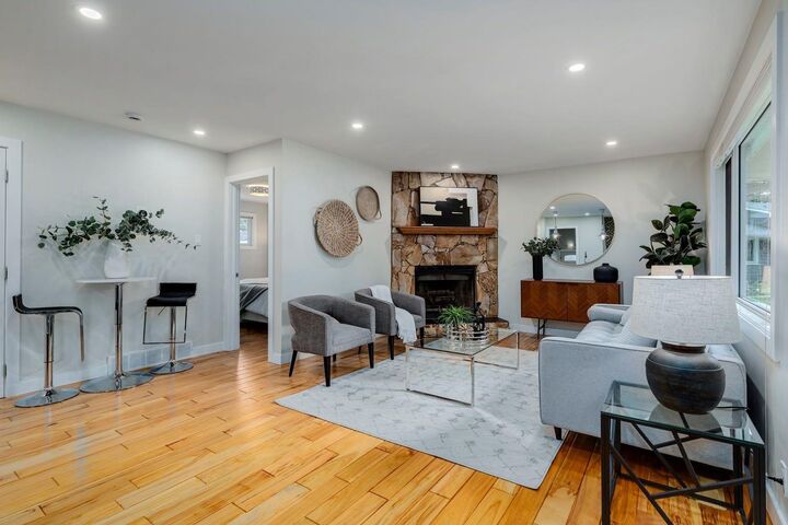 Property Photo:  26 Butler Crescent NW  AB T2L 1K3 