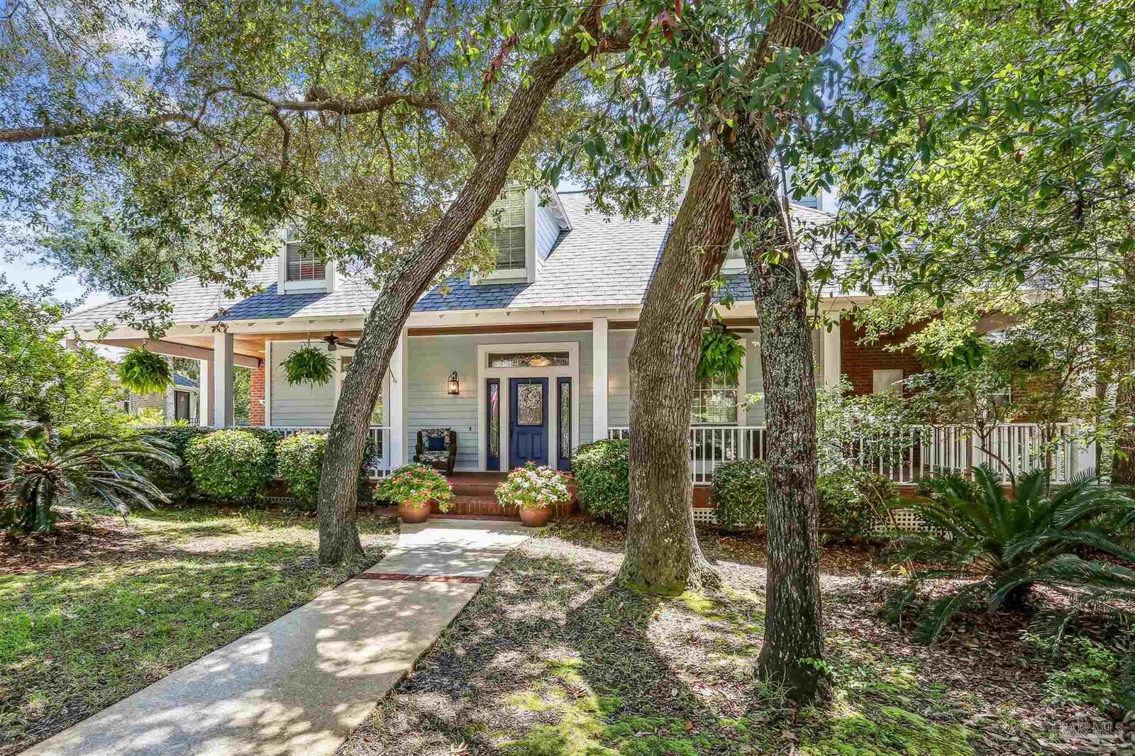 Property Photo: 10180 Bittern Dr FL 32507