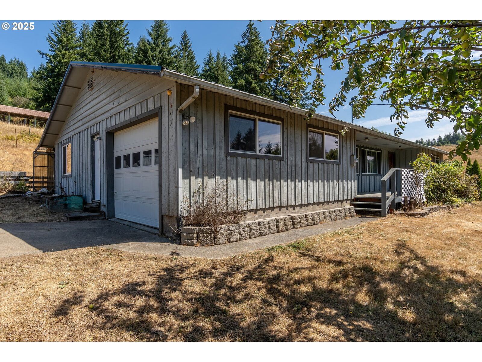 Property Photo:  92433 Ward Creek Ln  OR 97458 