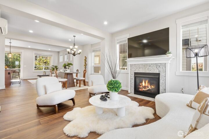 1362  Williamsburg Walk  NE  Issaquah WA 98029 photo