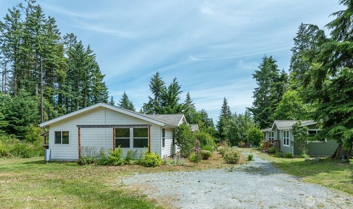 Property Photo:  815  New Morning Road  WA 98282 