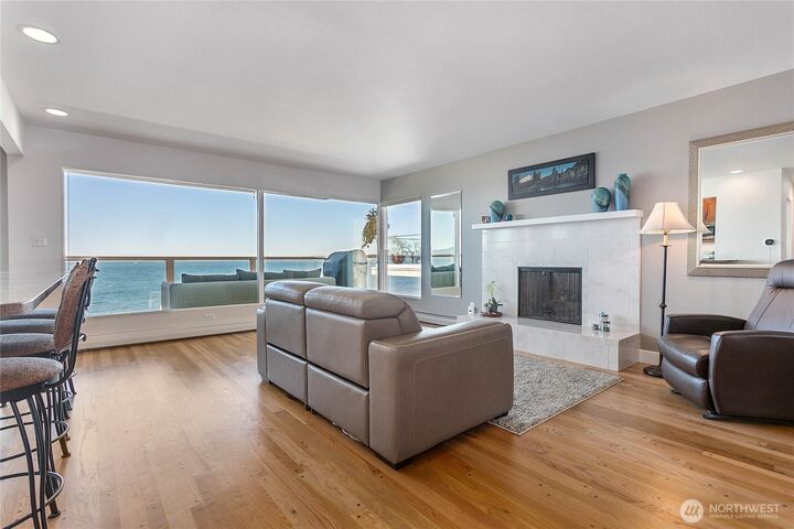 Property Photo:  510 S State Street 2  WA 98225 