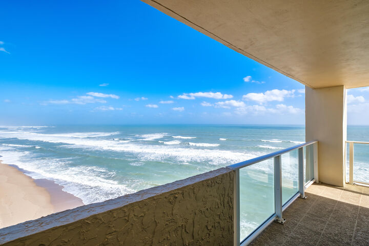 Property Photo:  5440 N Ocean Drive 1206  FL 33404 