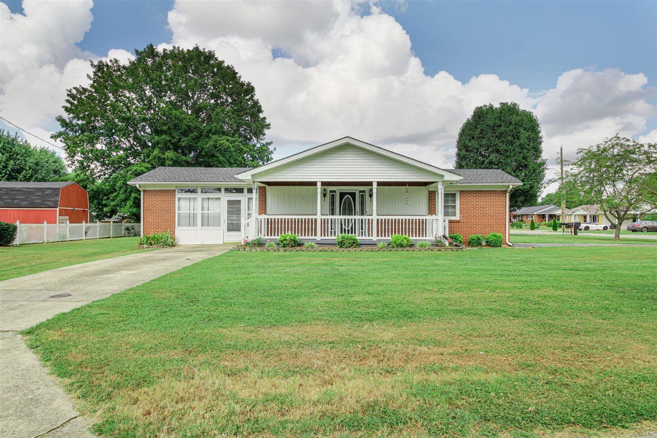 Property Photo:  820 Eastside Drive  KY 42749 