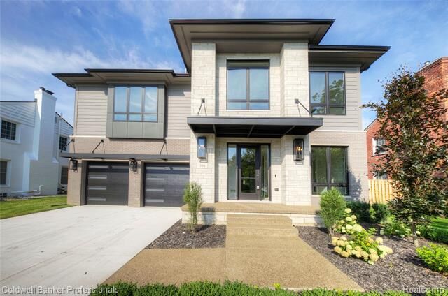 Property Photo:  394 S Glenhurst  MI 48009 