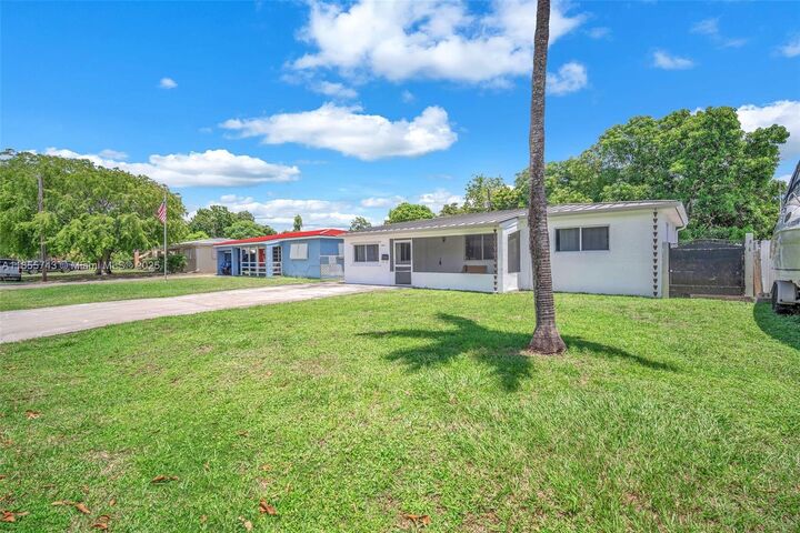 Property Photo: 3241 SW 66th Ave FL 33023