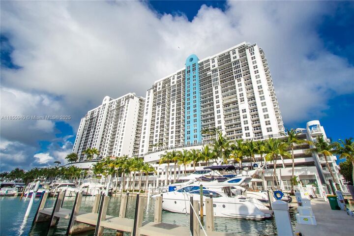 Property Photo: 1800 Sunset Harbour Dr 1012 FL 33139