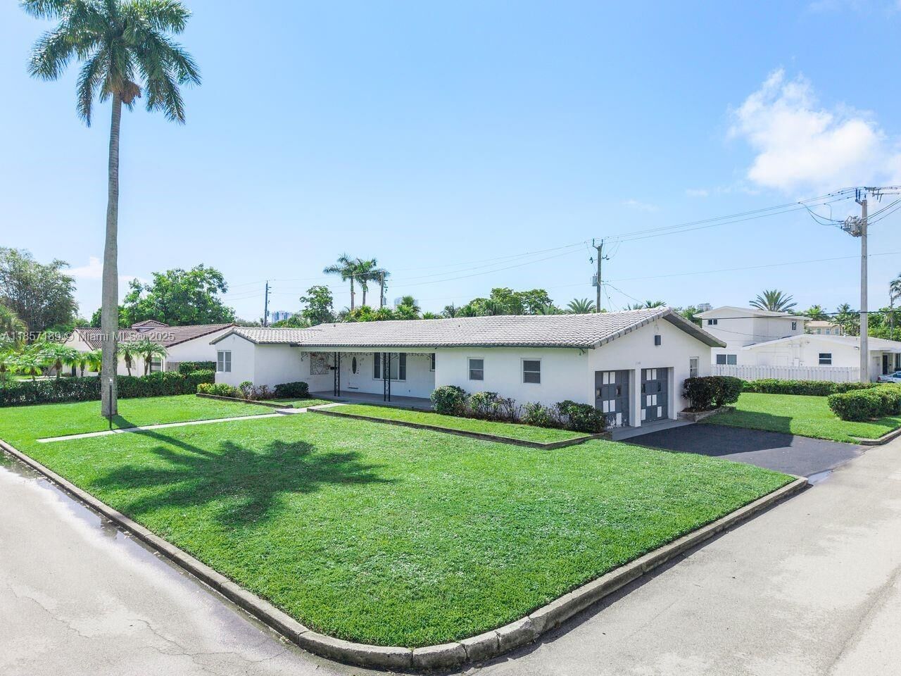 Property Photo:  1150 Adams St 1150  FL 33019 