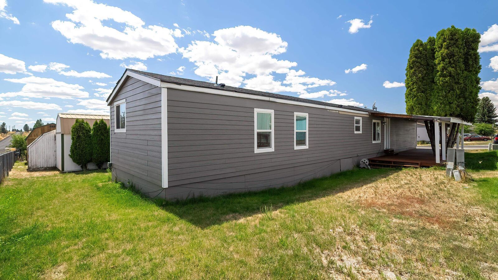Property Photo:  2201 N Craig Rd 274  WA 99224 