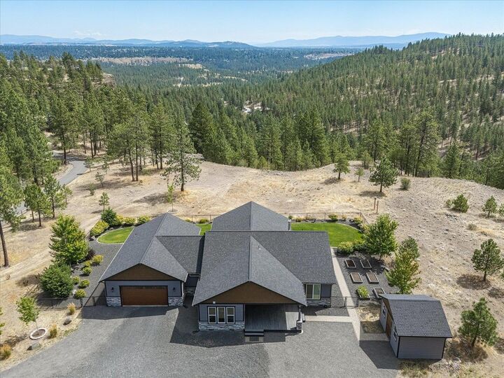 Property Photo:  7015 W West Rim Ln  WA 99224 