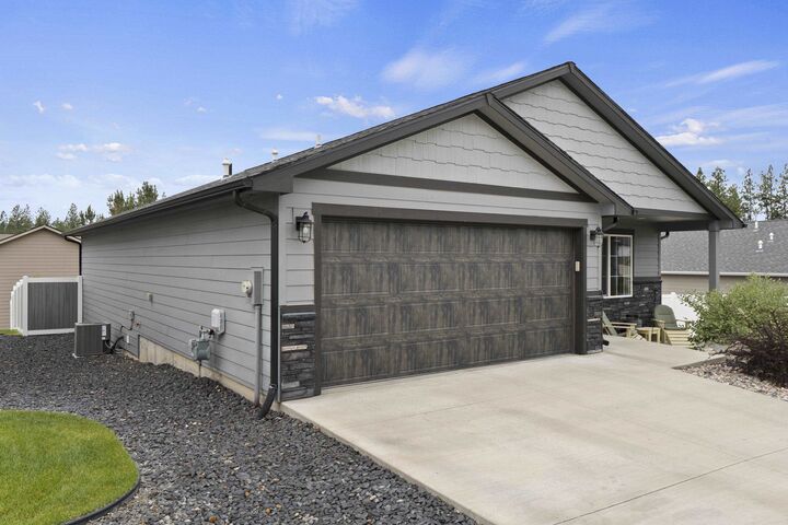 Property Photo: 2820 S Sonora Dr WA 99037