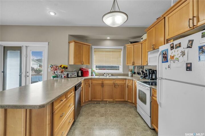 Property Photo:  319 3rd Avenue N  SK S0K 0A2 