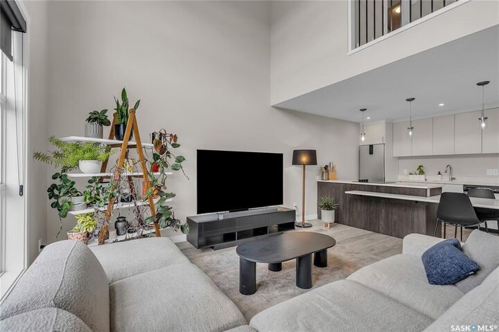 Property Photo:  625 Brighton Gate  SK S7V 0T4 