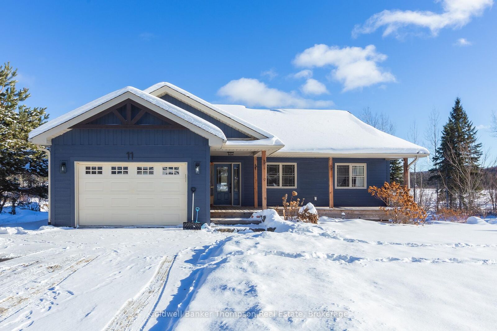 Property Photo:  11 Thomas Crescent  ON P1H 2M3 